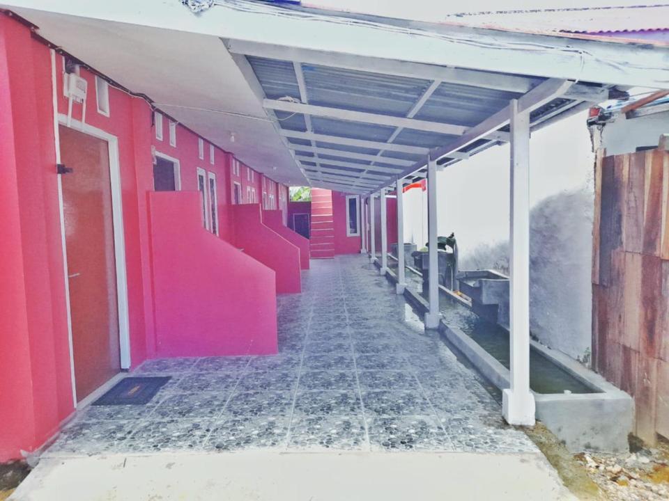 Baronda Guest House Sorong Exteriör bild