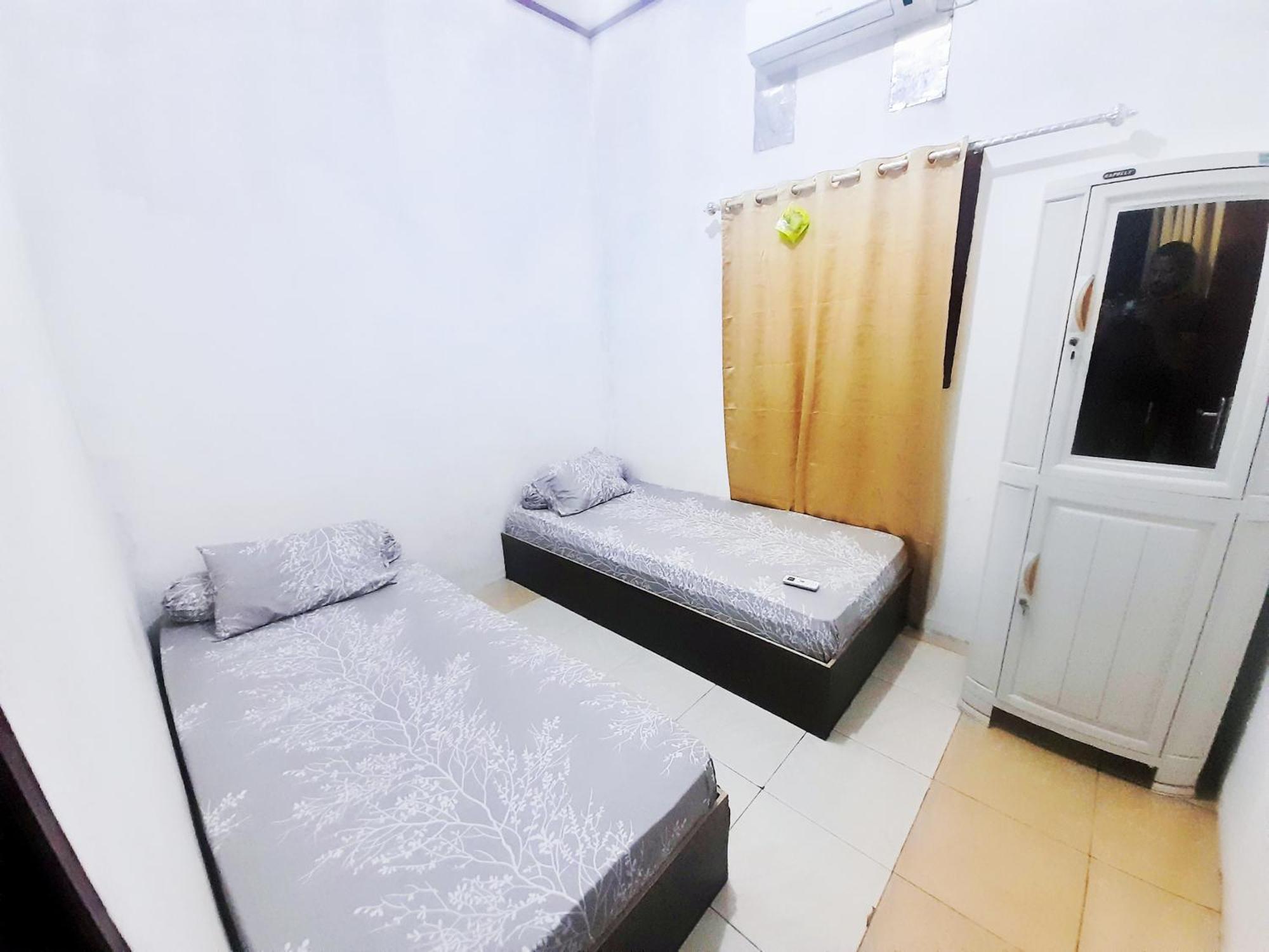 Baronda Guest House Sorong Exteriör bild
