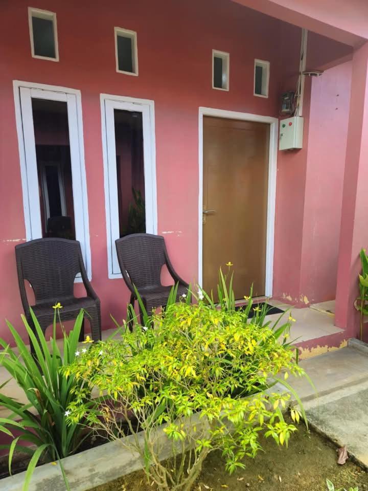Baronda Guest House Sorong Exteriör bild