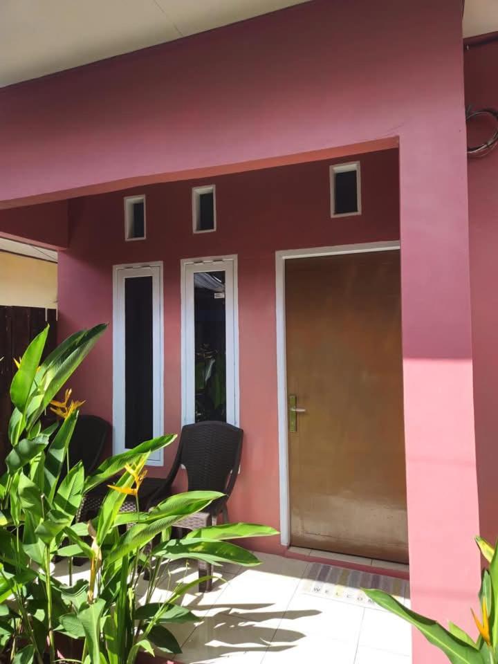 Baronda Guest House Sorong Exteriör bild